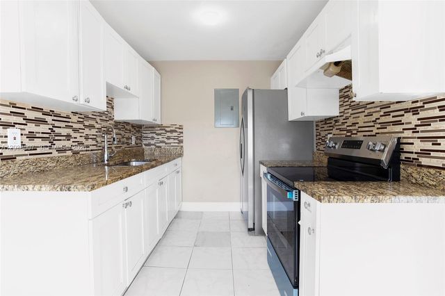 1333 S Dixie Hwy 222, Deerfield Beach, FL 33441