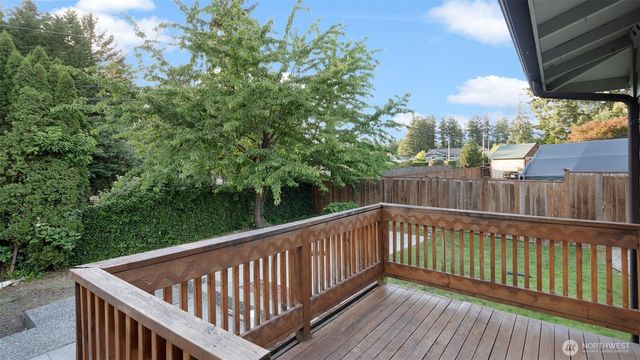 2043 NE Ridgewood Drive, Poulsbo, WA 98370