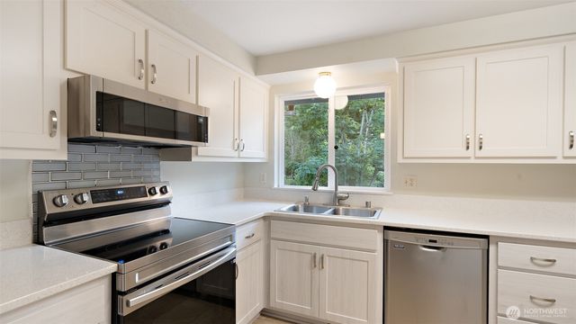 2043 NE Ridgewood Drive, Poulsbo, WA 98370