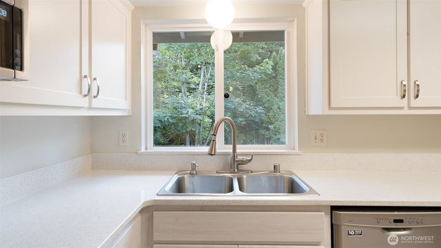 2043 NE Ridgewood Drive, Poulsbo, WA 98370