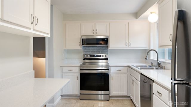 2043 NE Ridgewood Drive, Poulsbo, WA 98370