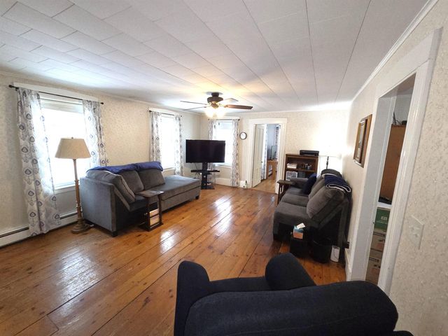 25 Pleasant Street, Farmington, NH 03835