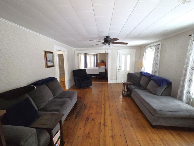 25 Pleasant Street, Farmington, NH 03835