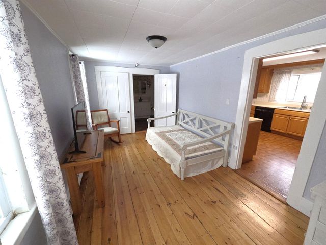 25 Pleasant Street, Farmington, NH 03835