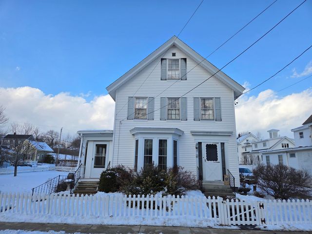 25 Pleasant Street, Farmington, NH 03835