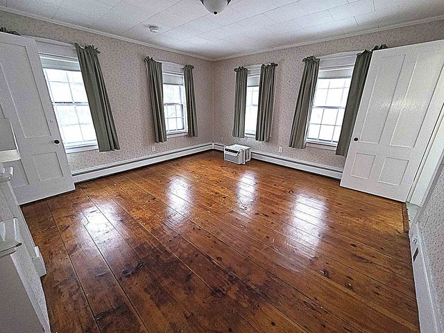 25 Pleasant Street, Farmington, NH 03835