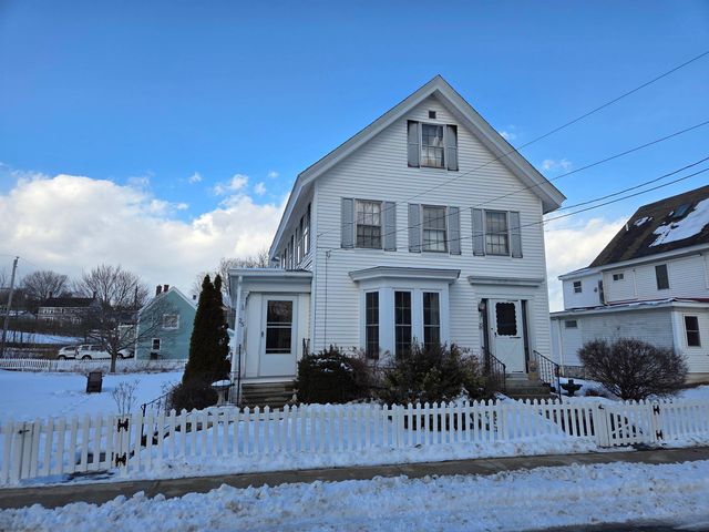 25 Pleasant Street, Farmington, NH 03835