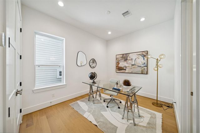 1403 W 21st St D, Houston, TX 77008