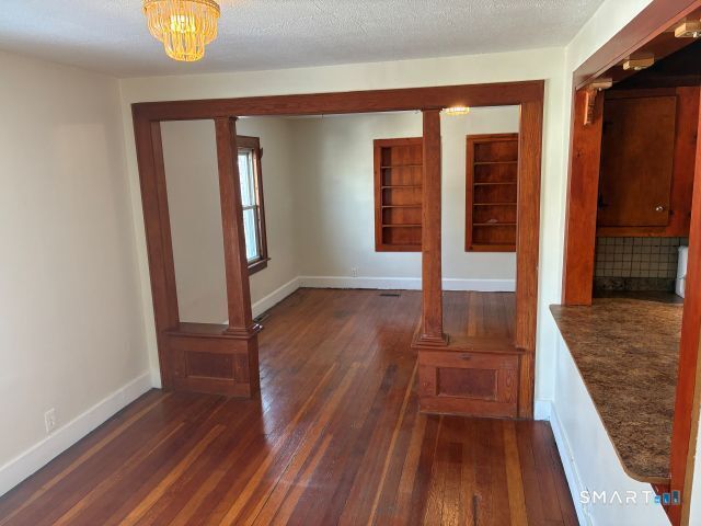 68 New Street, Seymour, CT 06483