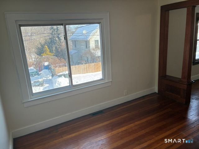 68 New Street, Seymour, CT 06483