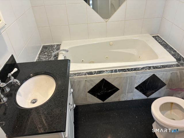 68 New Street, Seymour, CT 06483