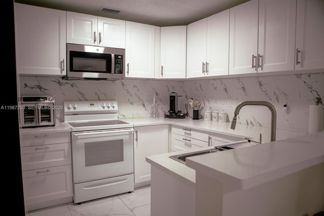 15022 SW 143rd Ter 1, Miami, FL 33196