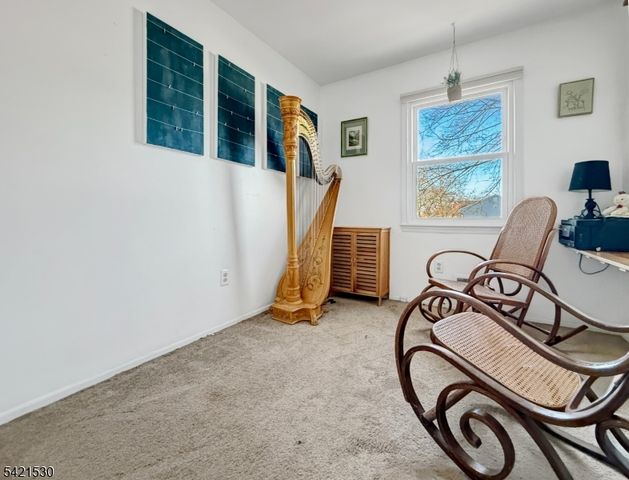 85 Powderhorn Dr, Lopatcong Twp., NJ 08865