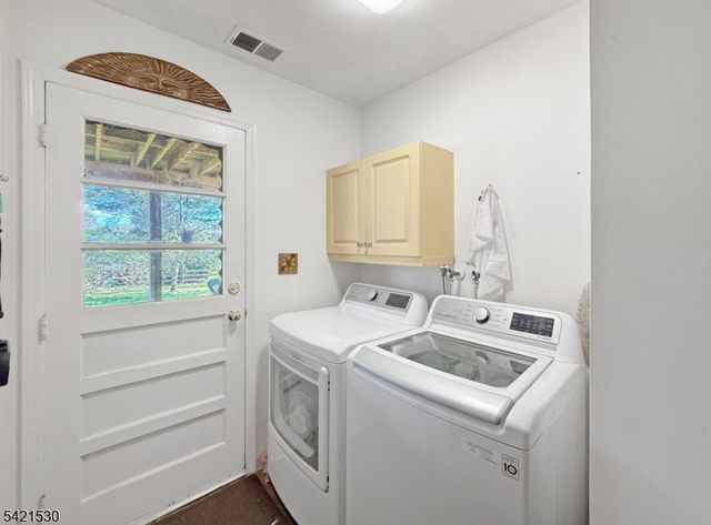 85 Powderhorn Dr, Lopatcong Twp., NJ 08865
