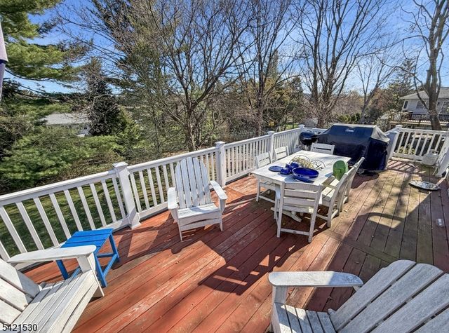 85 Powderhorn Dr, Lopatcong Twp., NJ 08865