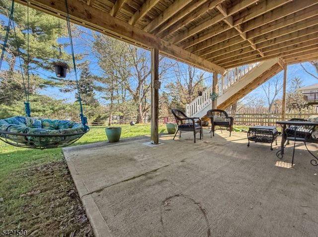 85 Powderhorn Dr, Lopatcong Twp., NJ 08865