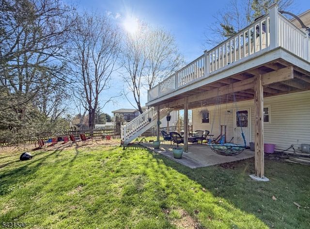 85 Powderhorn Dr, Lopatcong Twp., NJ 08865