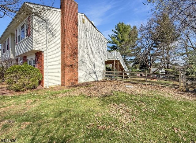 85 Powderhorn Dr, Lopatcong Twp., NJ 08865