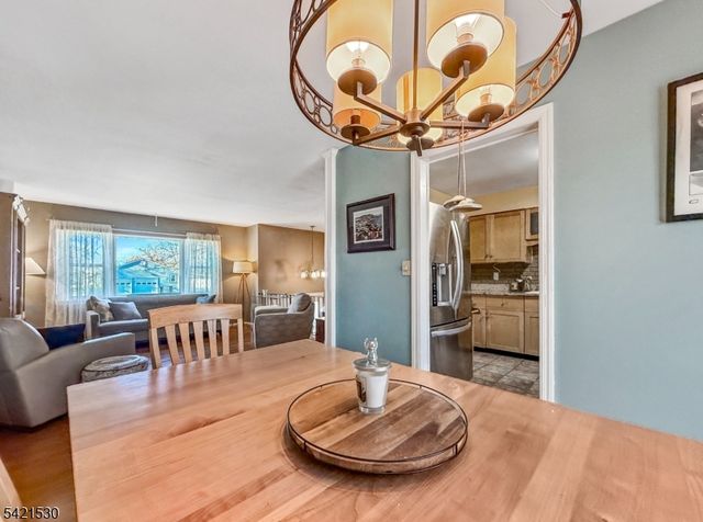 85 Powderhorn Dr, Lopatcong Twp., NJ 08865