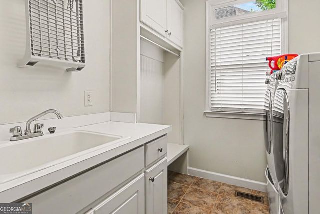 1223 Oakleigh Valley Drive, Powder Springs, GA 30127
