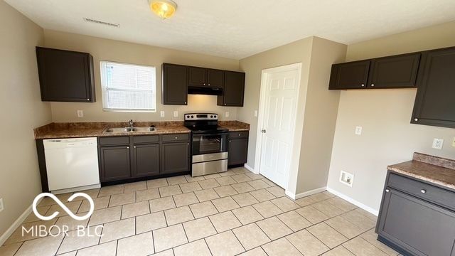 3305 Black Forest Lane, Indianapolis, IN 46239