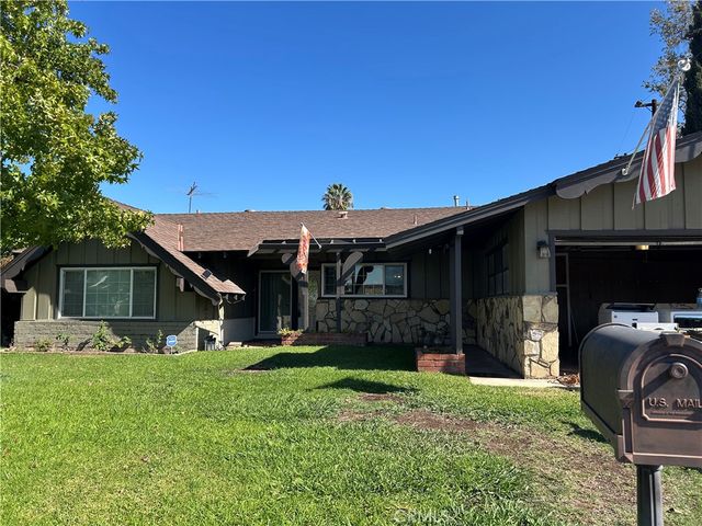 3681 Chateau Court, Riverside, CA 92505