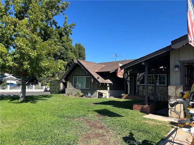 3681 Chateau Court, Riverside, CA 92505