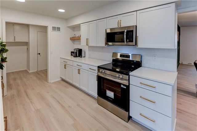 10436 Askew Avenue, Kansas City, MO 64137