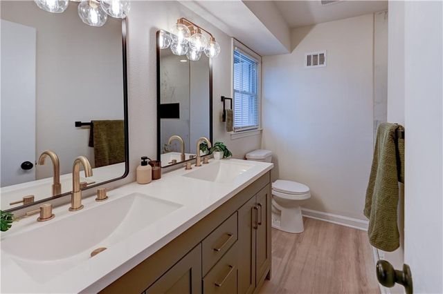 10436 Askew Avenue, Kansas City, MO 64137