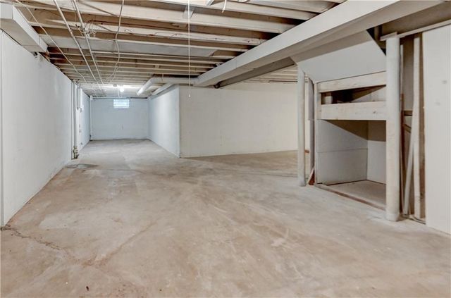 10436 Askew Avenue, Kansas City, MO 64137