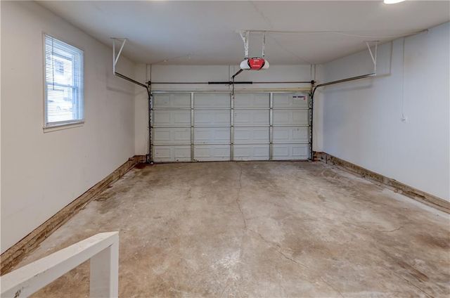 10436 Askew Avenue, Kansas City, MO 64137