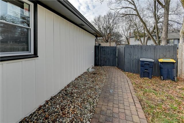 10436 Askew Avenue, Kansas City, MO 64137