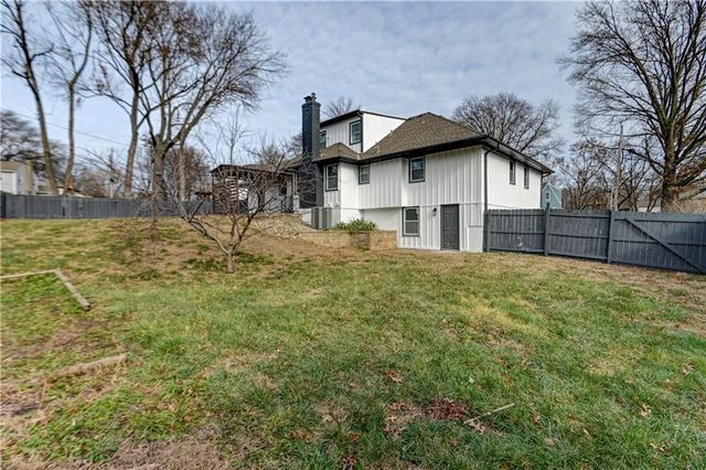 10436 Askew Avenue, Kansas City, MO 64137