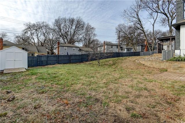 10436 Askew Avenue, Kansas City, MO 64137