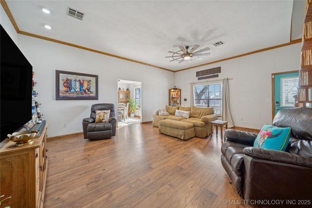 5101 S 4210 Road, Chelsea, OK 74016