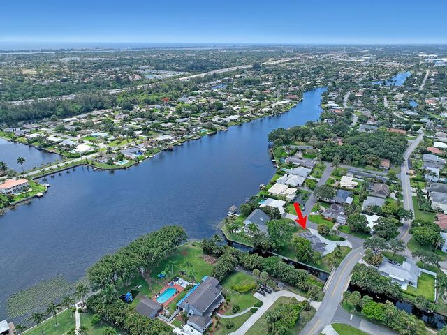 7500 W Lake Drive, Lake Clarke Shores, FL 33406