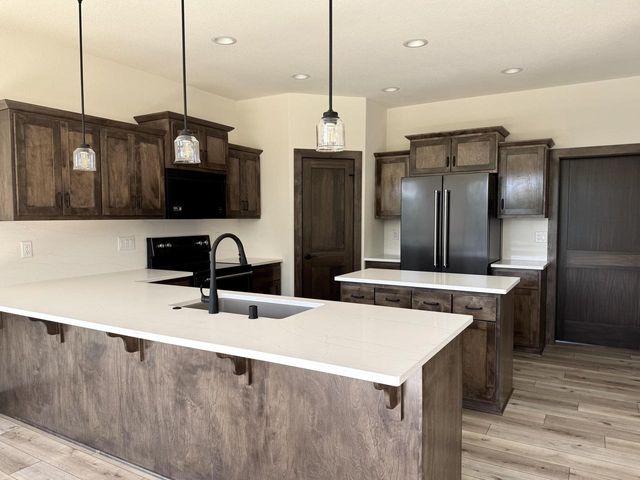 S54W25403 Pebble Brook COURT, Waukesha, WI 53189