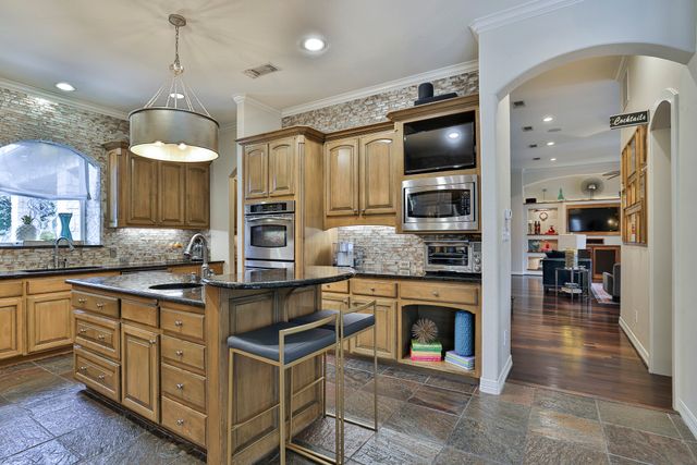 7108 Sanctuary Heights Court, Fort Worth, TX 76132