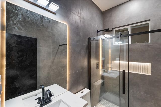 00 Noah Street, Houston, TX 77021