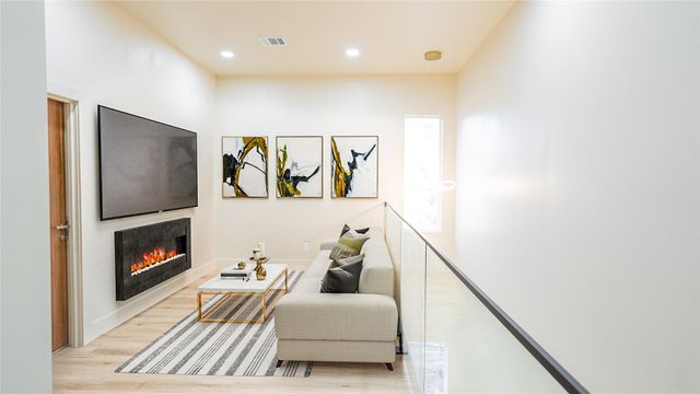 00 Noah Street, Houston, TX 77021