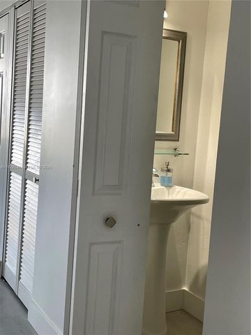 6900 Bay Dr 7A, Miami Beach, FL 33141