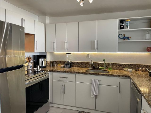 6900 Bay Dr 7A, Miami Beach, FL 33141