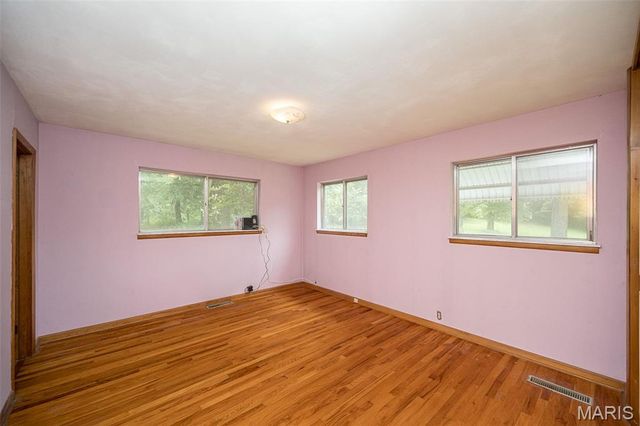 3037 Upper Moss Hollow Road, Barnhart, MO 63012