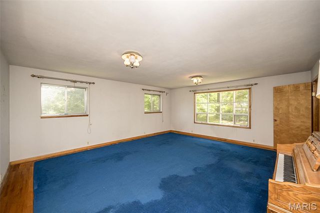 3037 Upper Moss Hollow Road, Barnhart, MO 63012