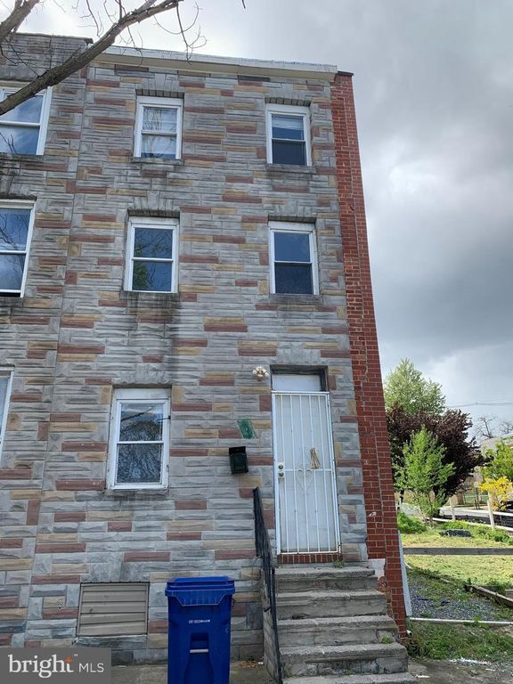 Image 1 of property listing at 402 S CALHOUN ST, Baltimore, MD 21223