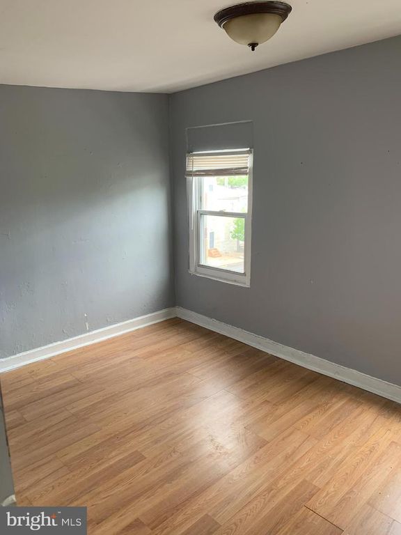 Image 10 of property listing at 402 S CALHOUN ST, Baltimore, MD 21223