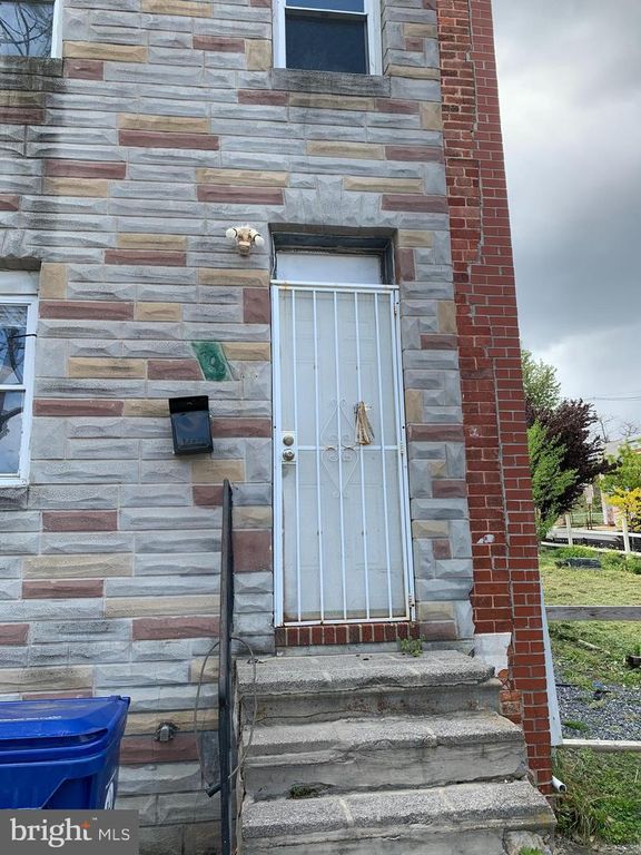 Image 2 of property listing at 402 S CALHOUN ST, Baltimore, MD 21223