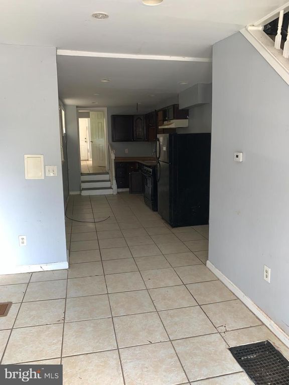 Image 3 of property listing at 402 S CALHOUN ST, Baltimore, MD 21223
