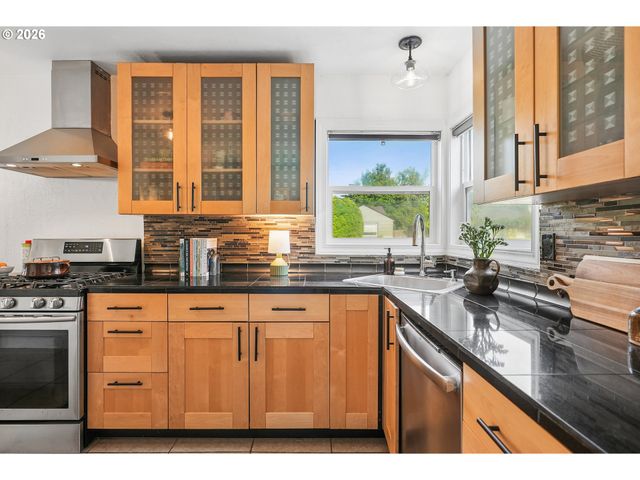 4915 Ne 78TH Ave, Portland, OR 97218