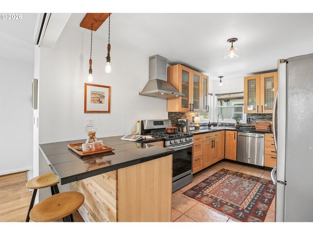 4915 Ne 78TH Ave, Portland, OR 97218